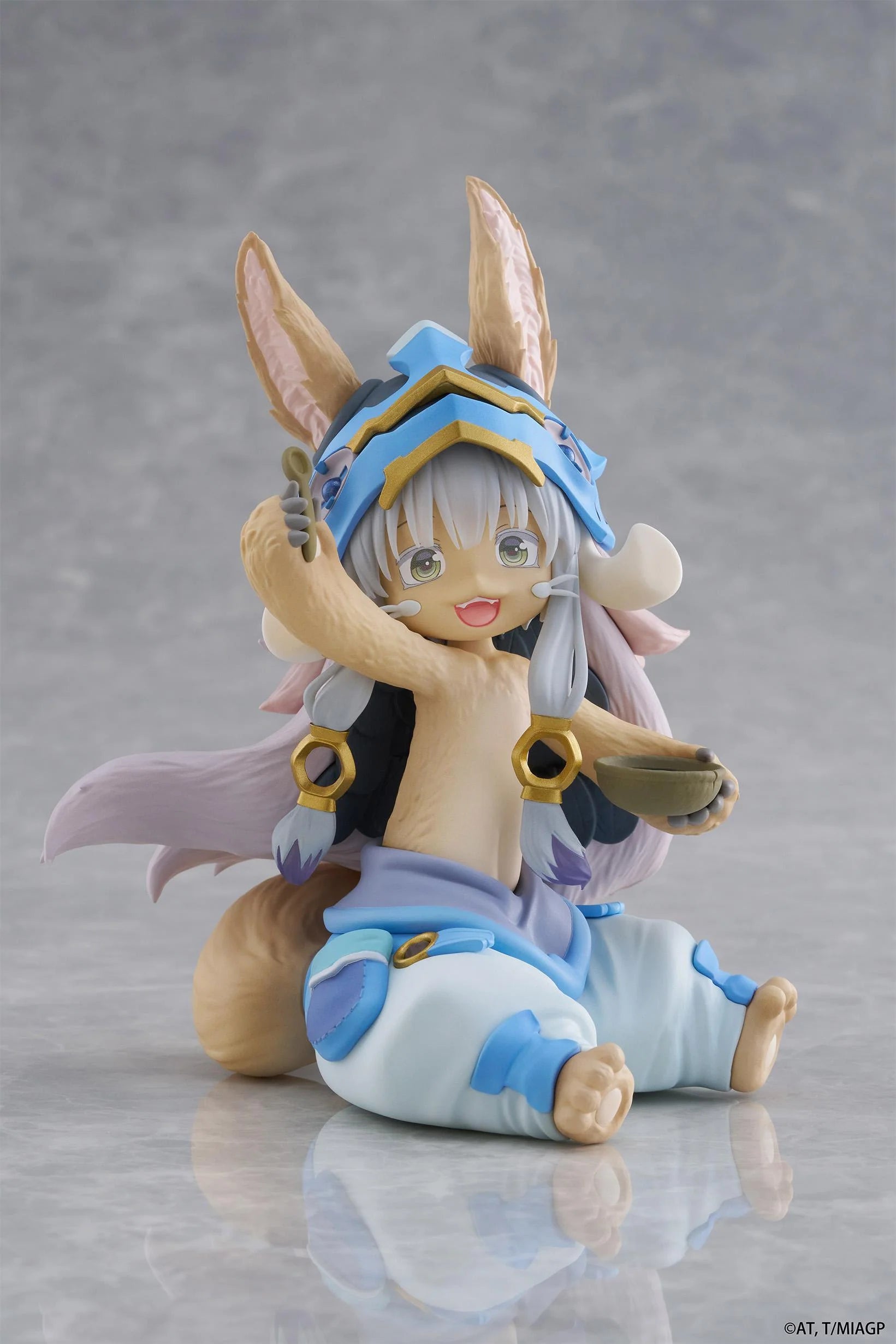 Made in Abyss: The Golden City of the Scorching Sun Nanachi: Mealtime Ver. Desktop Cute Figure