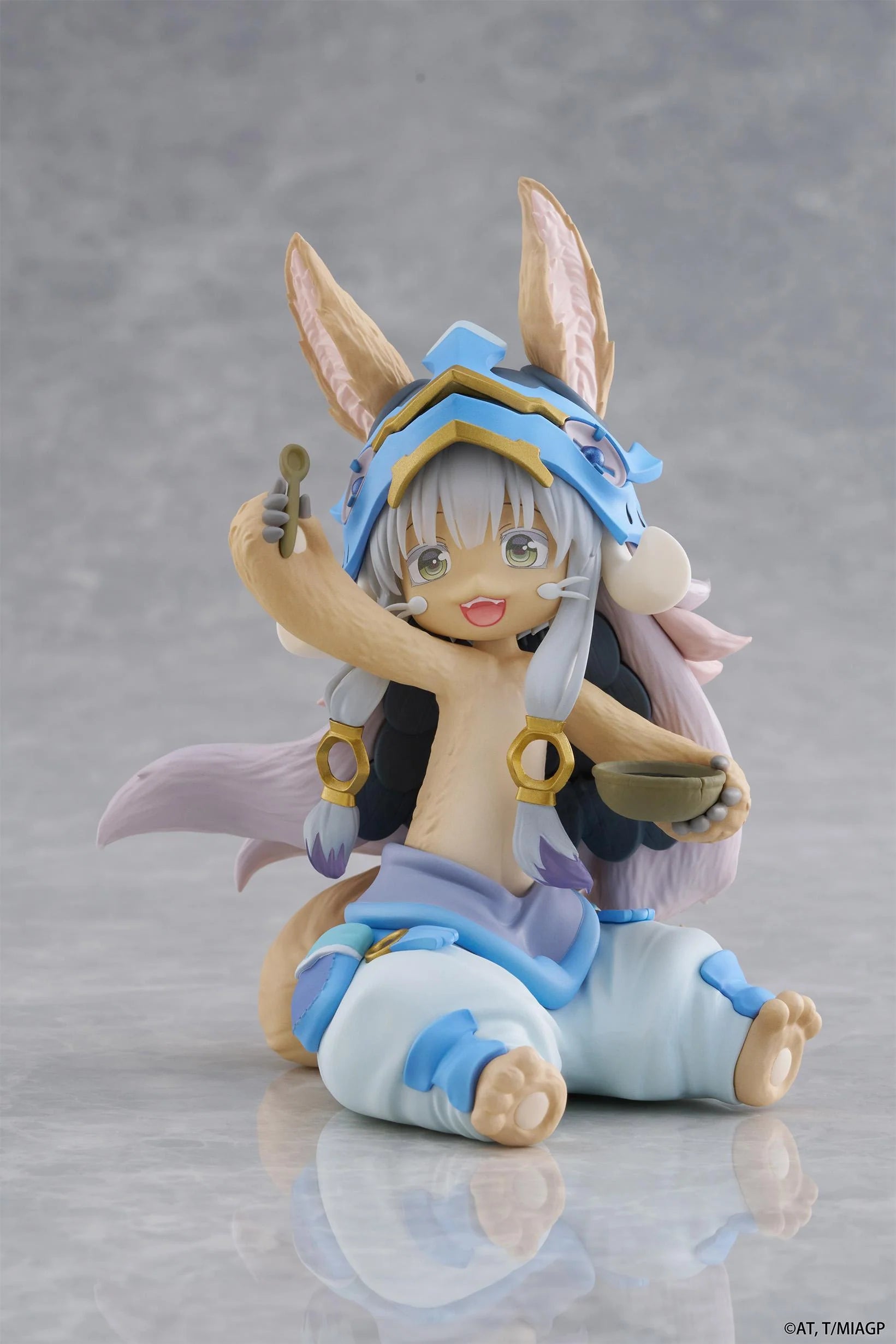 Made in Abyss: The Golden City of the Scorching Sun Nanachi: Mealtime Ver. Desktop Cute Figure