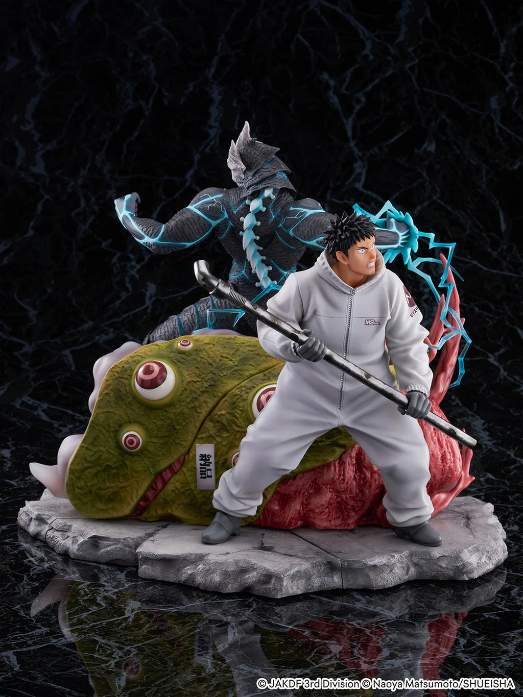 Kaiju No. 8 Kafka Hibino & Kaiju No. 8 1/7 Scale Shibuya Scramble Figure