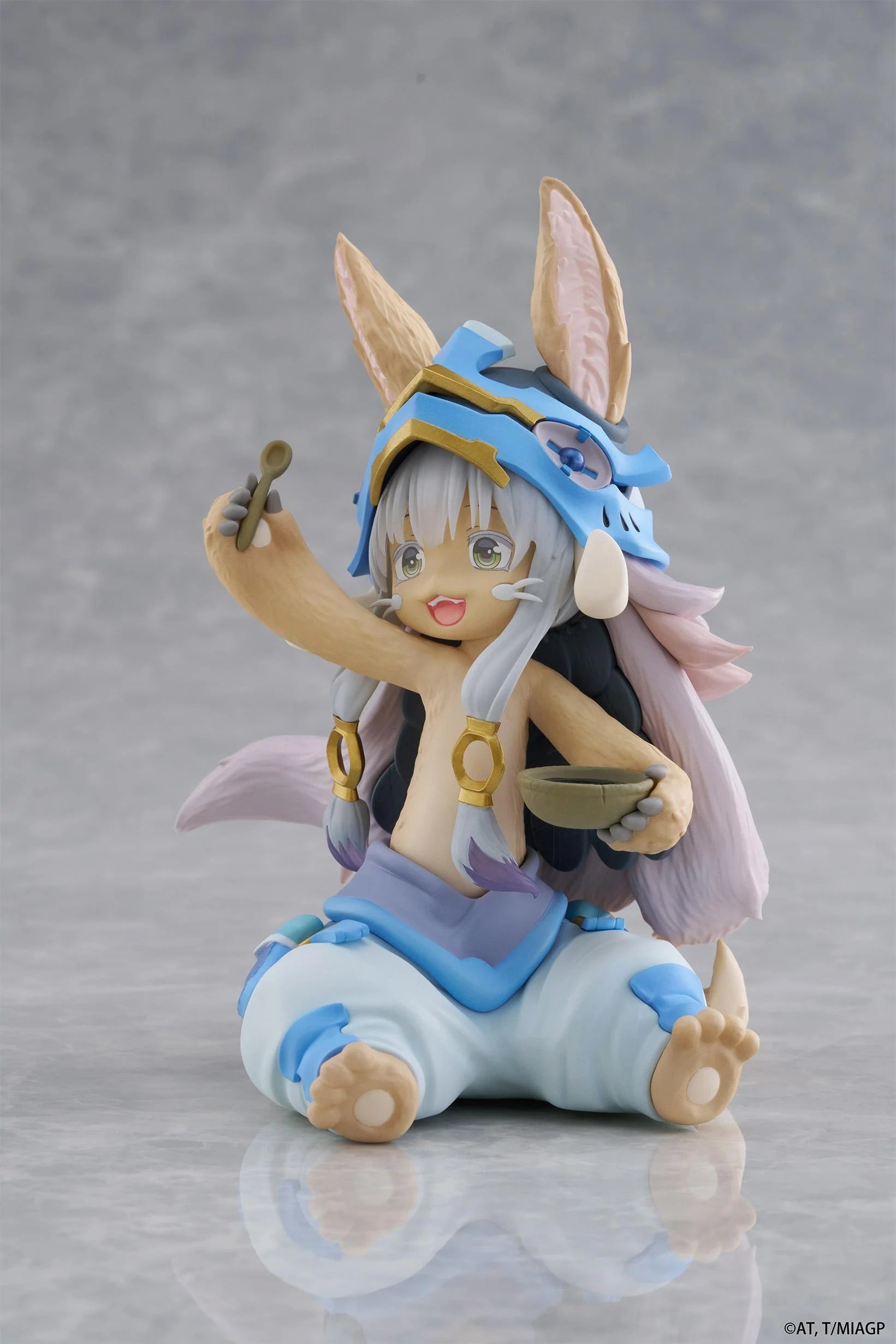 Made in Abyss: The Golden City of the Scorching Sun Nanachi: Mealtime Ver. Desktop Cute Figure