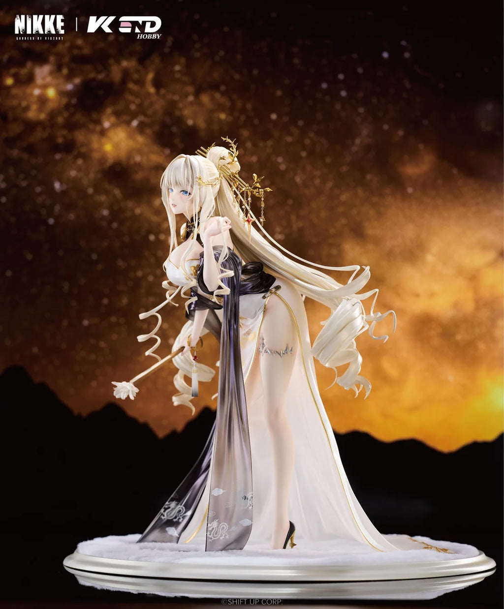 Goddess of Victory: Nikke Crown: Glorious Flower Ver. 1/4 Scale Figure