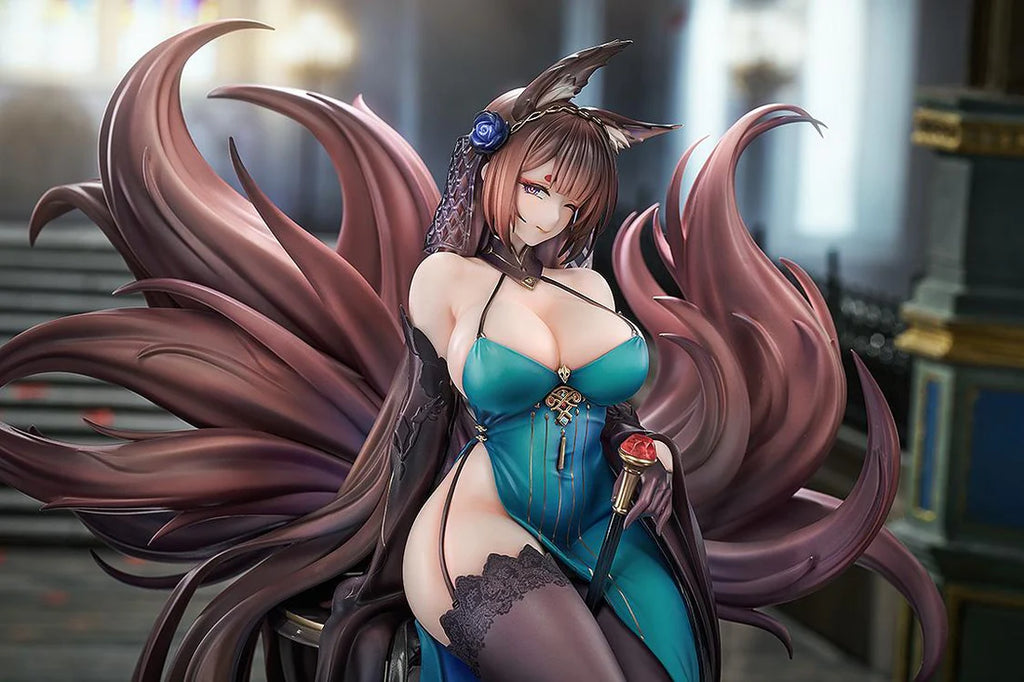 Azur Lane Amagi: Throne of Fallen Petals Ver. 1/7 Scale Figure