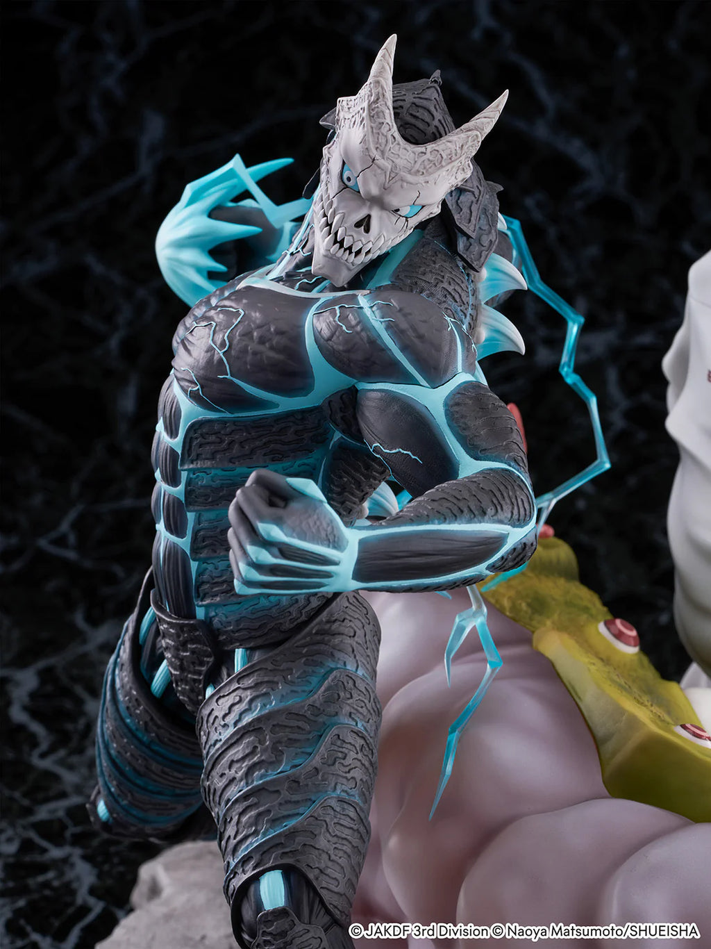 Kaiju No. 8 Kafka Hibino & Kaiju No. 8 1/7 Scale Shibuya Scramble Figure