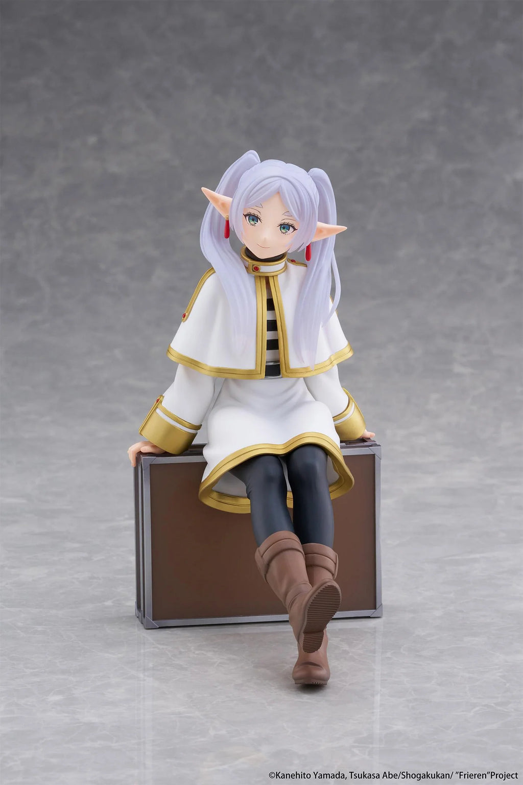 Frieren: Beyond Journey's End Frieren: Trunk Case Ver. Desktop Cute Figure (Re-run)