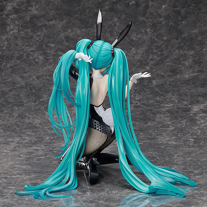 Hatsune Miku: Bunny Ver. Art by SanMuYYB 1/4 Scale Figure (Re-run)