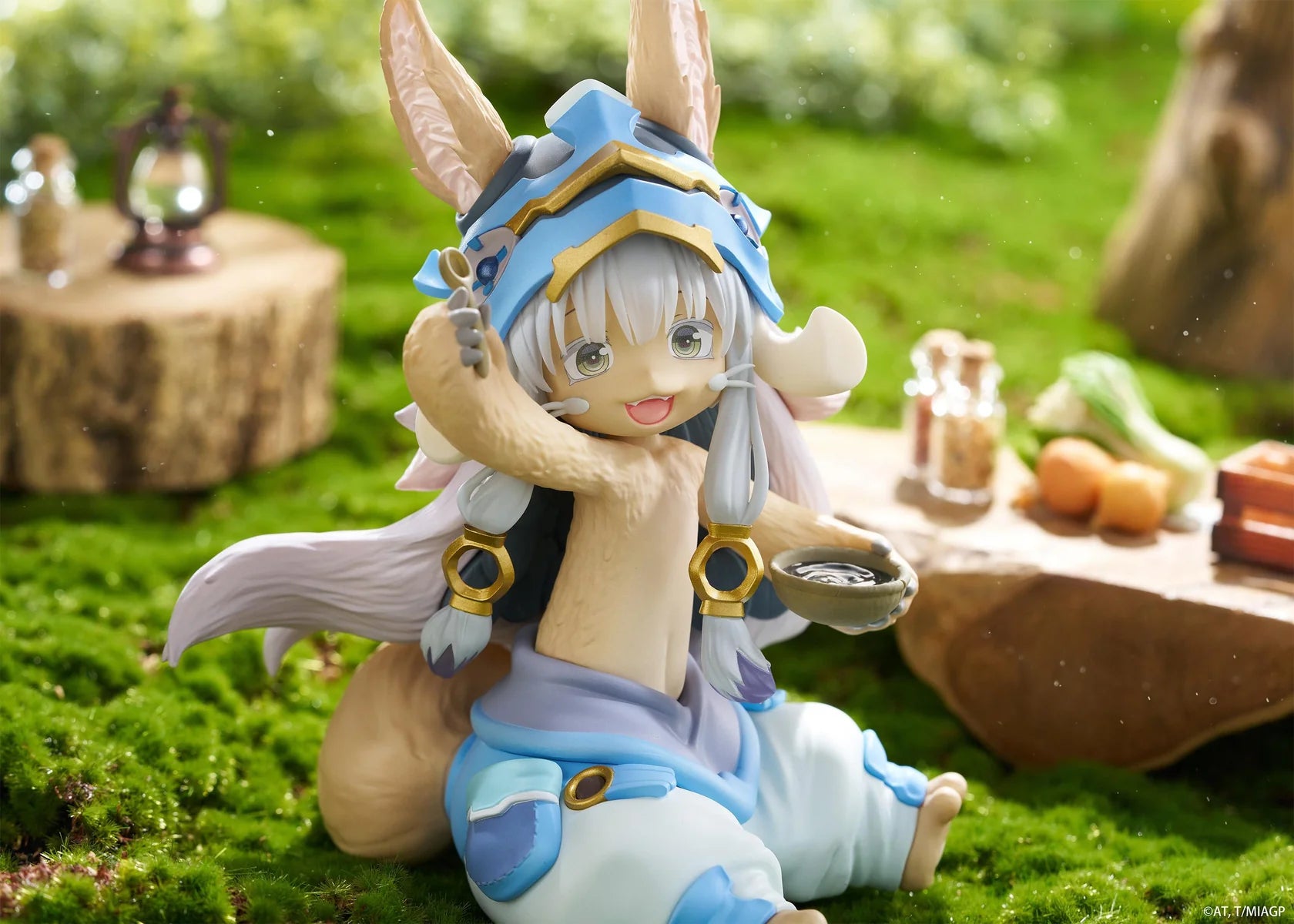 Made in Abyss: The Golden City of the Scorching Sun Nanachi: Mealtime Ver. Desktop Cute Figure