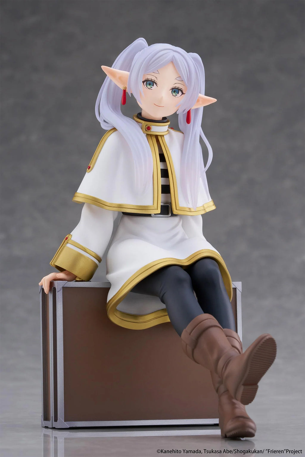Frieren: Beyond Journey's End Frieren: Trunk Case Ver. Desktop Cute Figure (Re-run)