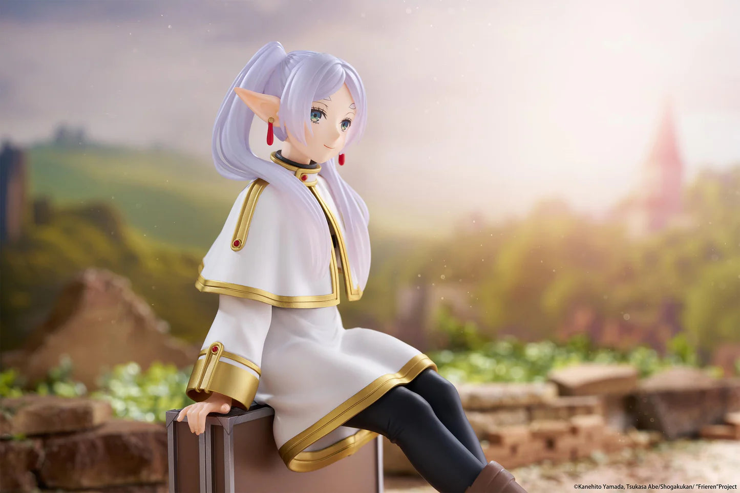 Frieren: Beyond Journey's End Frieren: Trunk Case Ver. Desktop Cute Figure (Re-run)